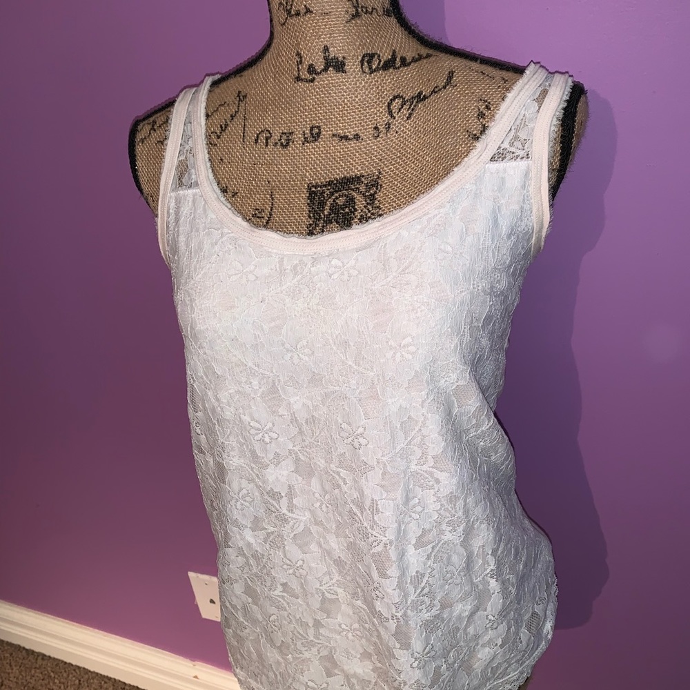 Hollister long tank. White lace overlay. m